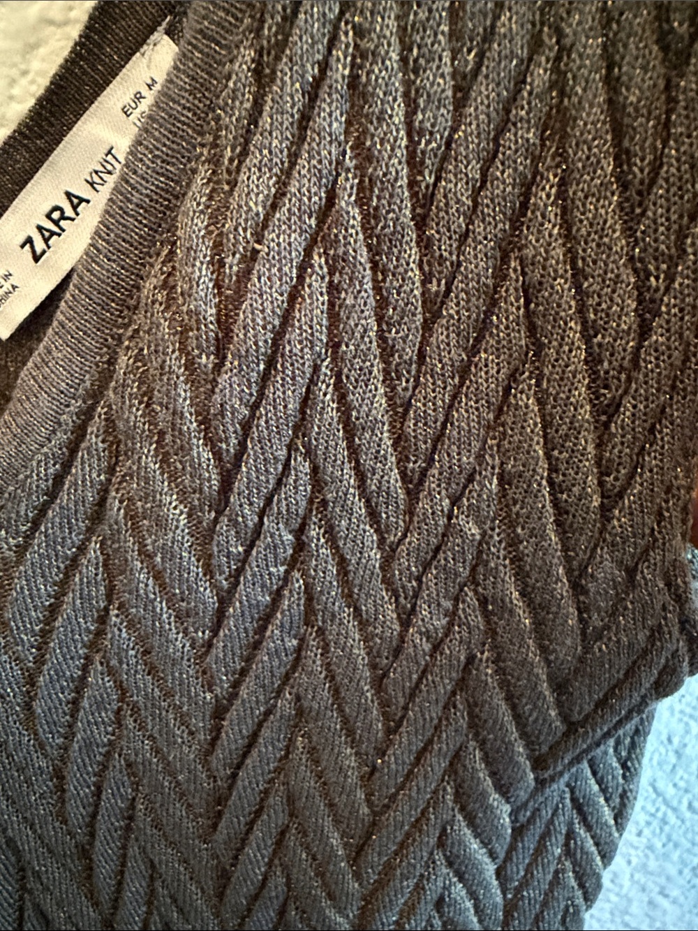 Zara Textured Knit V-Neck Tank Top - Olive Green w/ Gold Threading. - Picture 3 of 5